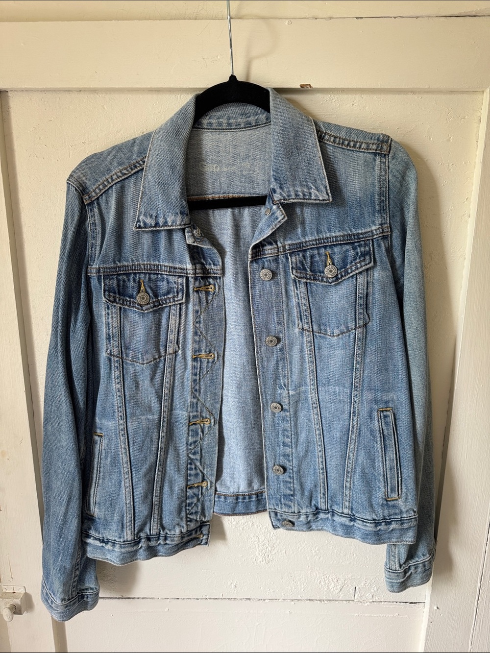 GAP Light Blue Denim Jean Jacket - Women's